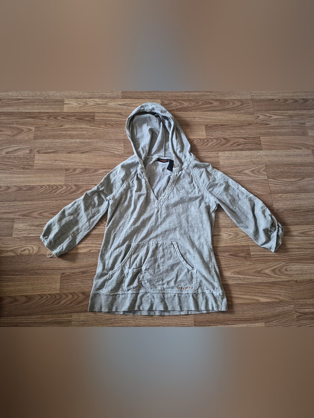 DKNY Active Thrashed Style Three-Quarter Sleeve Hooded Shirt